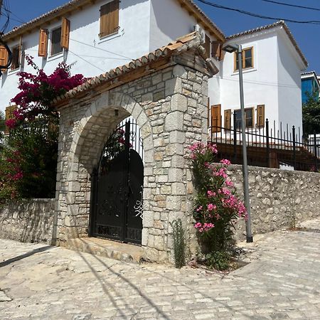 Old Town Hotel Dhërmi Dış mekan fotoğraf