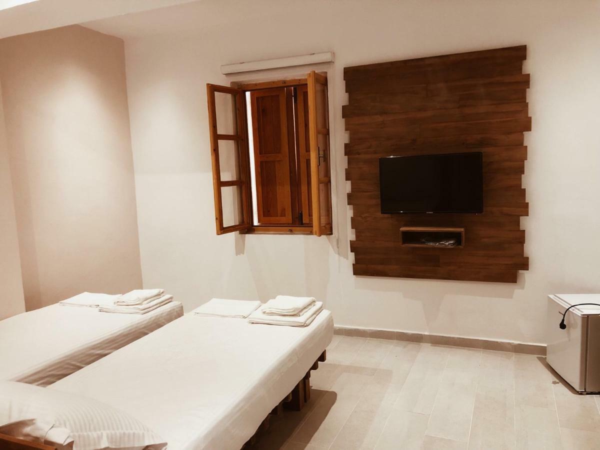 Old Town Hotel Dhërmi Dış mekan fotoğraf